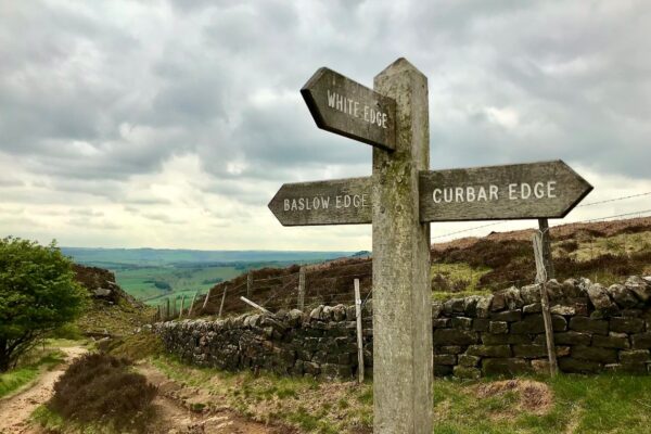 Footpath Signpost | Peak District Holiday Cottages - Chatsworth House & Ladybower Reservoir